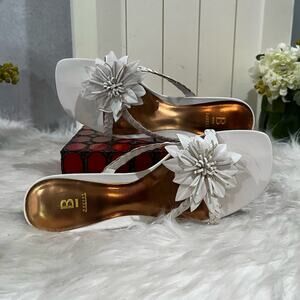 NEW Bakers Leather Alex Flower Braided Strappy Wedge Slide Sandals White 6 NWOB
